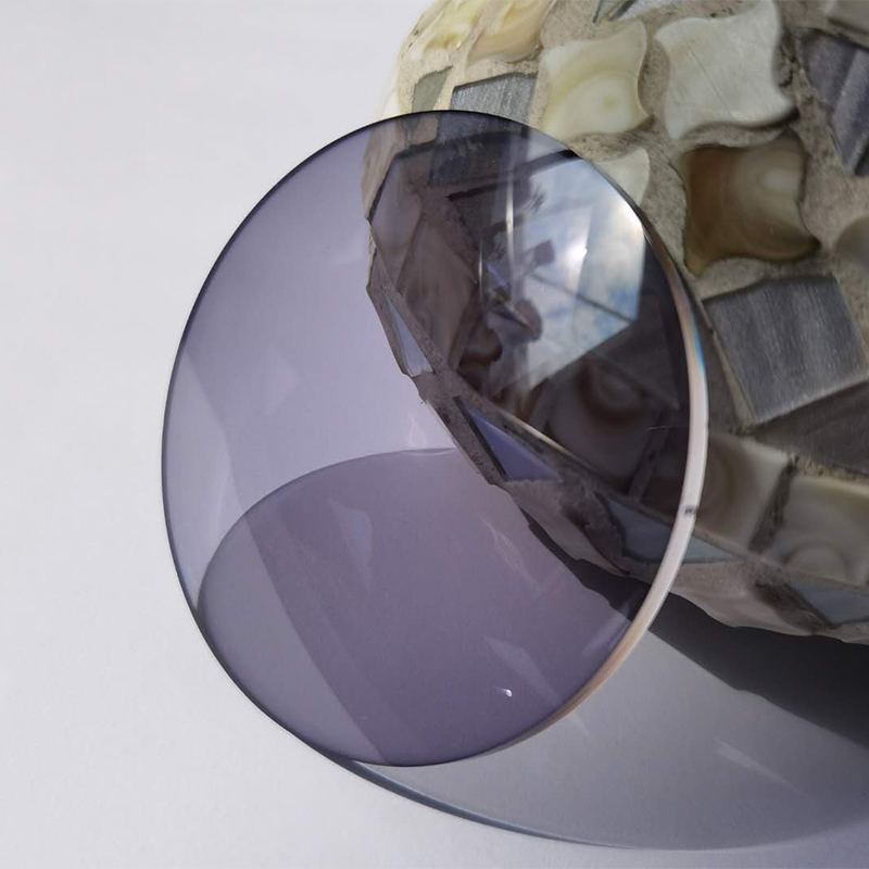 1.67 لنز فتوکرومیک SHMC